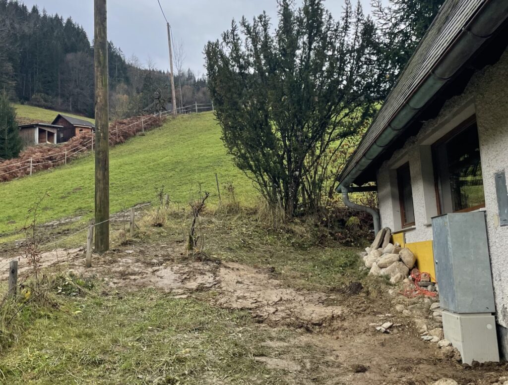 Neuer Strommast Neuer Strommast