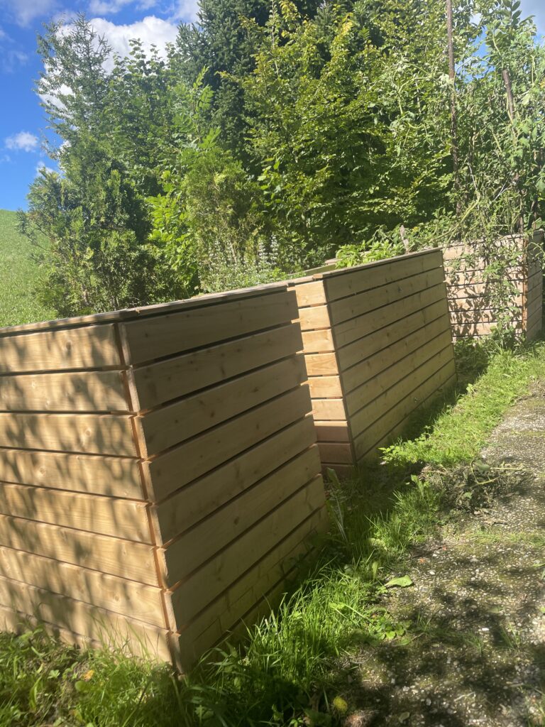 Unser Hochbeet wächst Unser Hochbeet wächst